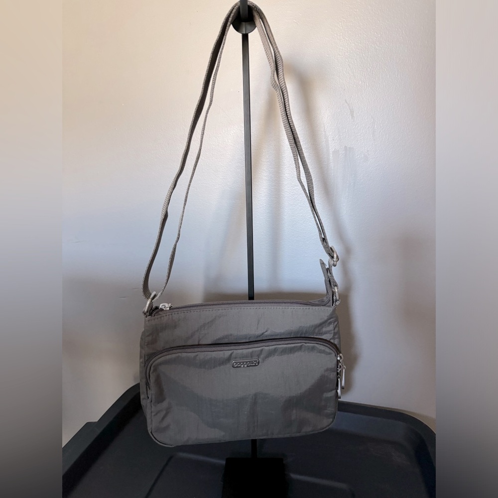 Small Baggallini Crossbody RFID